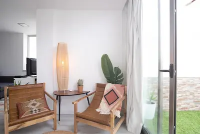 Image de Foz - West Shore Retreat - Beach front apartment overlooking lagoon an ocean