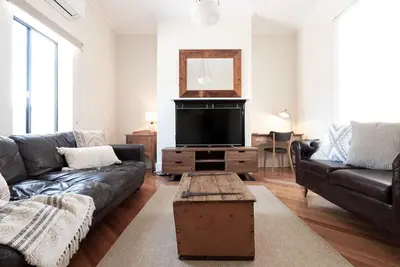 Image de Funky Heritage Home in the City Center