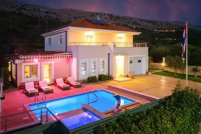 Image de Villa Milla with private pool, jacuzzi, sauna, gym, max. 8 person
