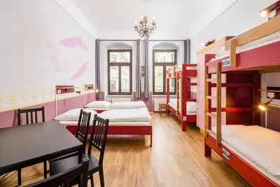 Image de 6-bett-frauenzimmer mit Etagendusche + Wc