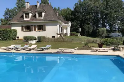 Image de 6 bedroom private vacation home in jars