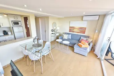 Image de Skol 412. Renovated Two Bedrooms Duplex with Sea View.