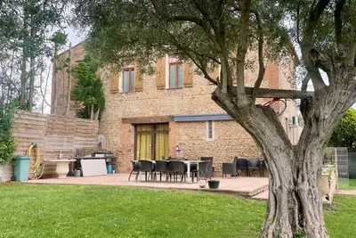 Image de Mas rénové avec piscine, 2 appartements, 8 couchages, entre vignes et chevaux, proche Perpignan et plages.