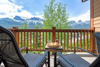 Image de Lavish Mountain View Condo - Amazing Views & Resort Perks!
