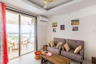 Image de 1 Bhk Sunrise & Seaside Solitude