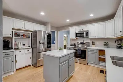 Image de Privacy, Family, 3 Smart TVs, Wi-Fi, Deck, 2 Acres