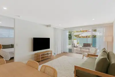 Image de Eden Apartments Unit 102 Modern apartment easy walk to beaches, clubs and shopping with Wi-Fi Inc.