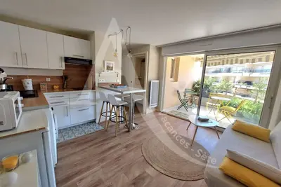 Image de T2 moderne avec belle terrasse