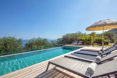 Image de Villa Apanemia Mare - Trois Chambres Villa, Couchages 6