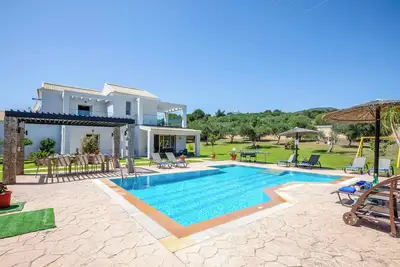 Image de Villa Melitti - Quatre Chambres Villa, Couchages 8