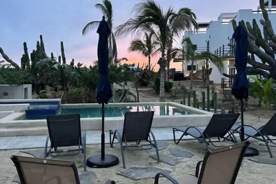 Image de Condo#1-5Min Walk to Beach/Surf-Sleeps2-KingSuite