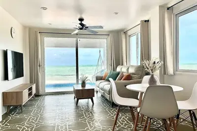 Image de Beachfront 1 Bedroom/Pool/Kitchen/Breakfast/550sf