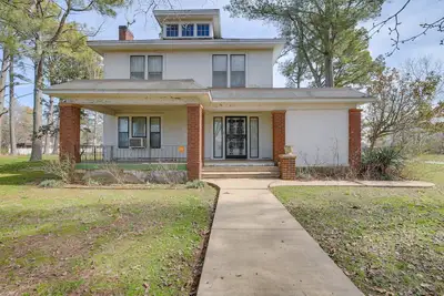Image de Expansive Wheatley Home ~ 65 Mi to Memphis!