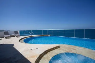 Image de Luxury Oceanfront Penthouse with Maid included\n