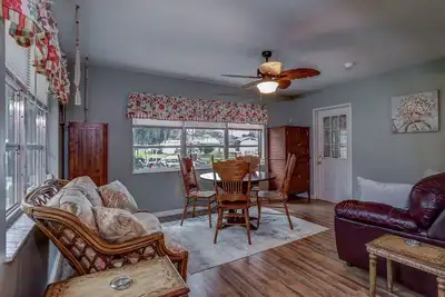 Image de The Water Lily Lodge | Waterfront house in Inverness with rustic charm & kayaks