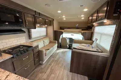 Image de Spacious Rv - Open Tulip Time