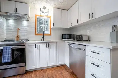 Image de Chalet Rustique | Spa | Ski | Bbq | Foyer