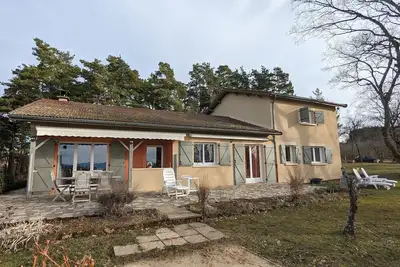 Loue grande maison 10 couchages 5 Chambres, proximité d'Issoire
