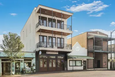 Image de Luxury Condo Overlooking Downtown Fairhope #301