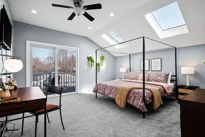 Image de Hot Tub|N64|Mins to Downtown|Sleeps 8