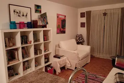 Image de Cozy 1 Bedroom apartment -Pets Welcome.
