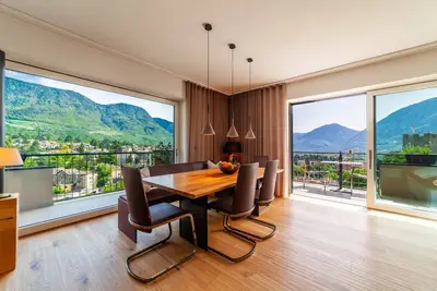 Image de Appartement de vacances \"Levita Living Anima\" avec vue sur la montagne et deux balcons ensoleillés