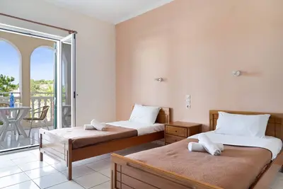 Appartement 'Sandy Maria 605' avec piscine partagée, Wi-Fi et climatisation