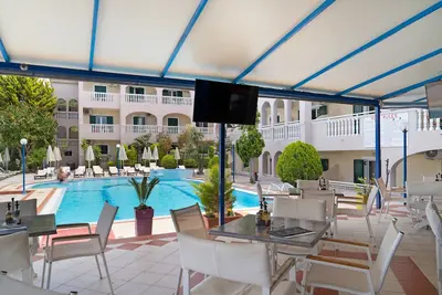 Image de Appartement 'Sandy Maria Studio 304' avec piscine partagée, Wi-Fi et climatisation