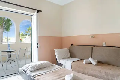 Appartement 'Sandy Maria 505' avec piscine partagée, Wi-Fi et climatisation