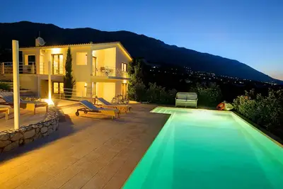 Image de Villa 'Kteni Ideales Resort' avec vue sur la mer, Wi-Fi et climatisation