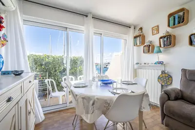 Image de Appartement 'Résidence La Croisette' avec vue sur mer et terrasse privée