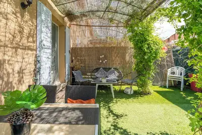 Image de Maison de vacances 'Rayonnante Maison Mont Ventoux' avec jardin privé