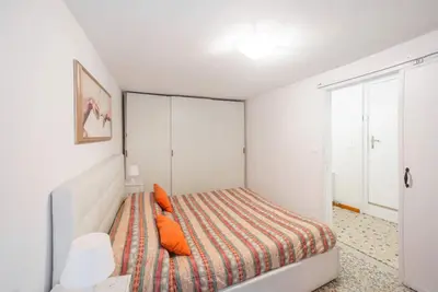 Frari 2, next to piazzale Roma