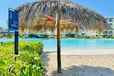 Image de Beautiful apartment with private beach