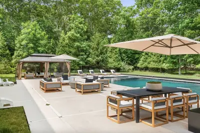 Exquisite Home l East Hamptons l Pool\n