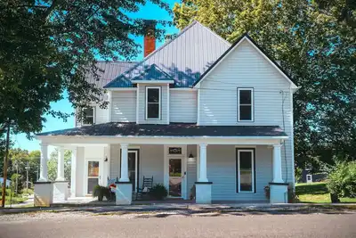 Image de Downtown 4-bedroom with boat and Rv parking close to Lake