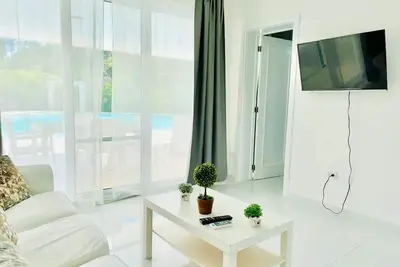 Image de 2 Bedroom Condo In Perla Marina