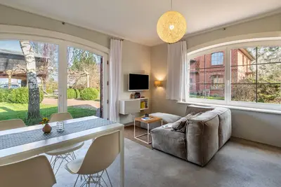 Image de Appartement \"FÜNF\" au Hof Himmelgrün avec grand jardin