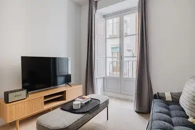 Image de Classic Malasaña 2br w/ Elevator, nr Shopping, by Blueground