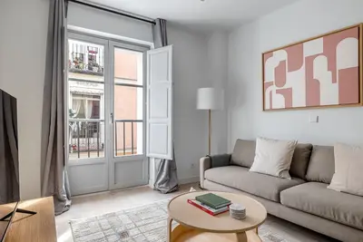 Image de Deluxe Malasaña 2br w/ Elevator, nr Mercado, by Blueground