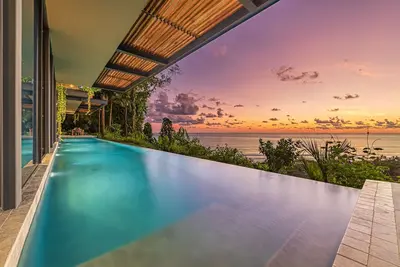 Image de 25meter pool-Luxury-Dominical-Housekeeping-Beach