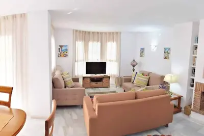 3 Bed Excellent and Quiet Location F-4