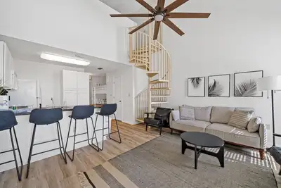 Image de Grand Caribbean 406 1 Br, I Loft 1. 5 Bath With a View*Great Rates*