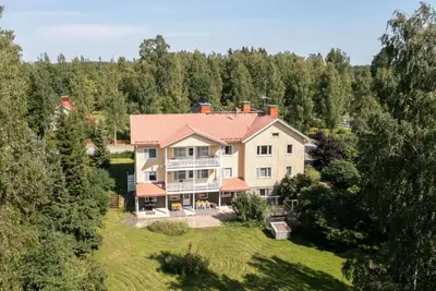 Image de Your peaceful lakeside countryside experience. Second floor, whole apartment.