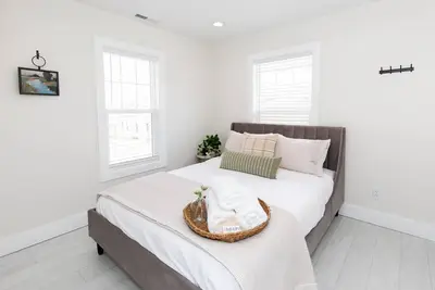 Image de Brand New Modern Condo near Cedar Point