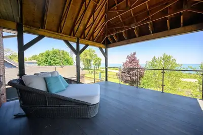 Image de Tranquil Waterfront Beach House