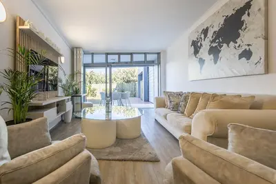 Image de 3-bedroom apartment that combines elegance and comfort.