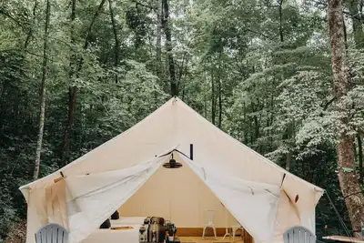 Image de Double Safari Tent Glamping at Unicoi in Helen Ga - 11