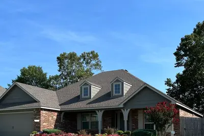 Image de Beautiful and spacious 3 bedroom, 2 bathroom home w/perfect central location!