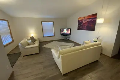 Image de 22 Cherry Lane Se Suite C  2 Bedroom 1 Bath Sleeps 10, Main Floor, Three Hills